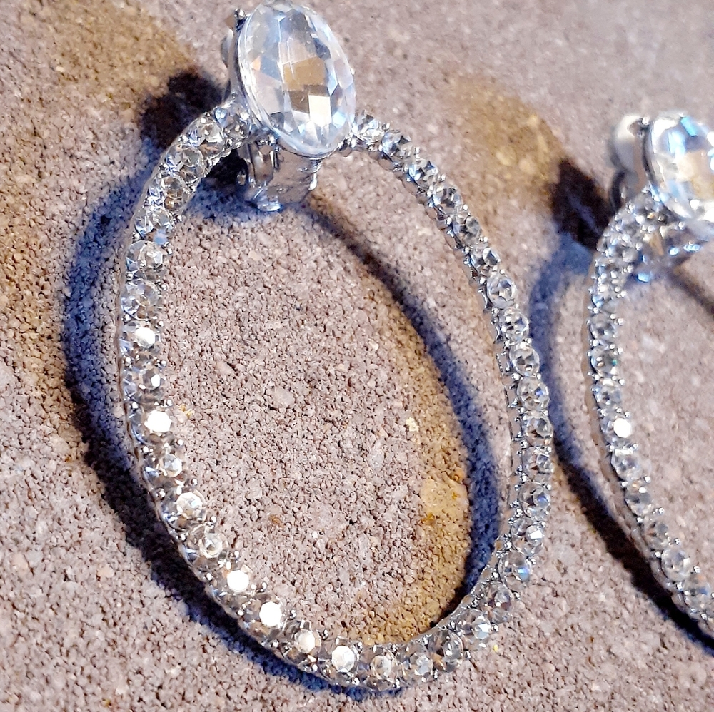 BLINGY RHINESTONE HOOP CLIP ON EARRINGS - Picture 4 of 5